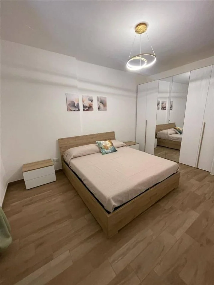 Tirane, affitto appartamento 2+1 Piano 2, 110 m² 1.100 € (LIMONE ARTIFICIALE)