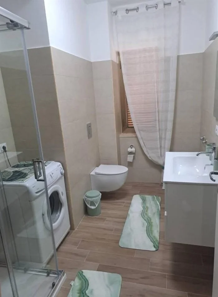 Tirane, affitto appartamento 2+1 Piano 2, 110 m² 1.100 € (LIMONE ARTIFICIALE)