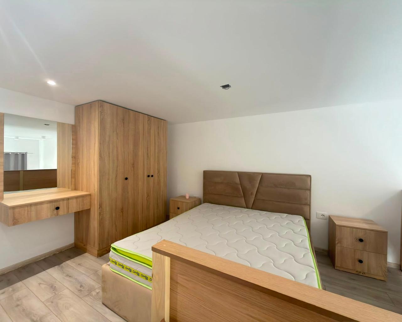 Apartament 1+1 me qira tek Golden Park, Perballe Amerikan 3