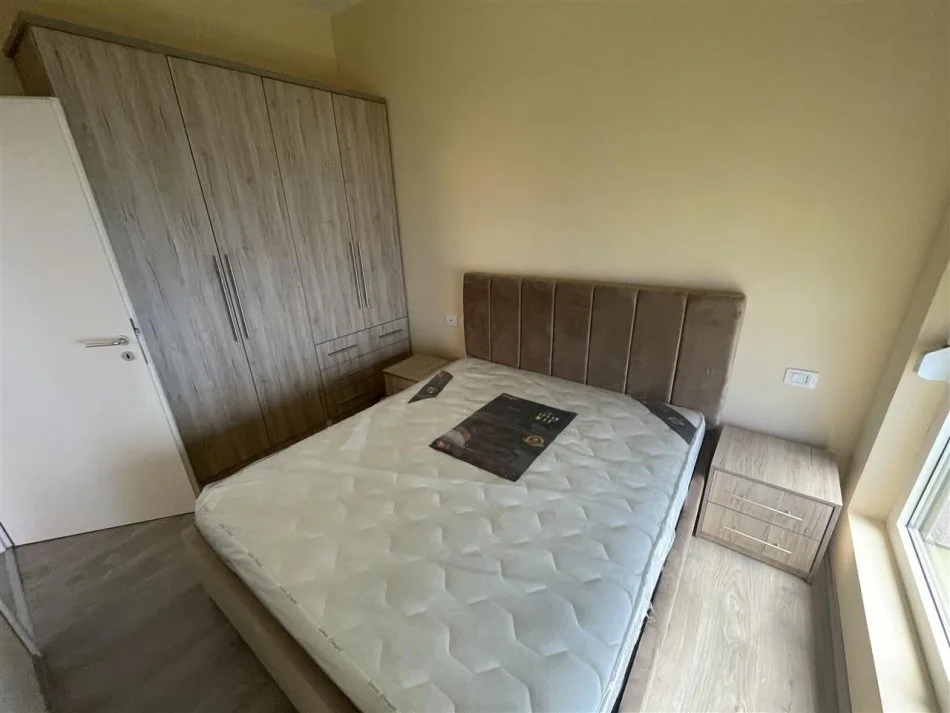 Tirane, affitto appartamento 2+1 Piano 3, 80 m² 500 € (ALI DEMI)