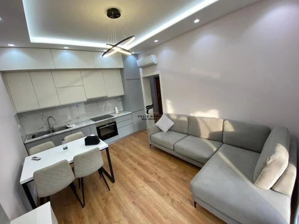 Tirane, jepet me qera apartament 2+1 Kati 4, 70 m² 680 € (MYSLYM SHYRI)