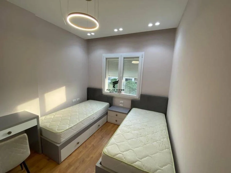 Tirane, affitto appartamento 2+1 al quarto piano, 70 m², 680 € (MYSLYM SHYRI)