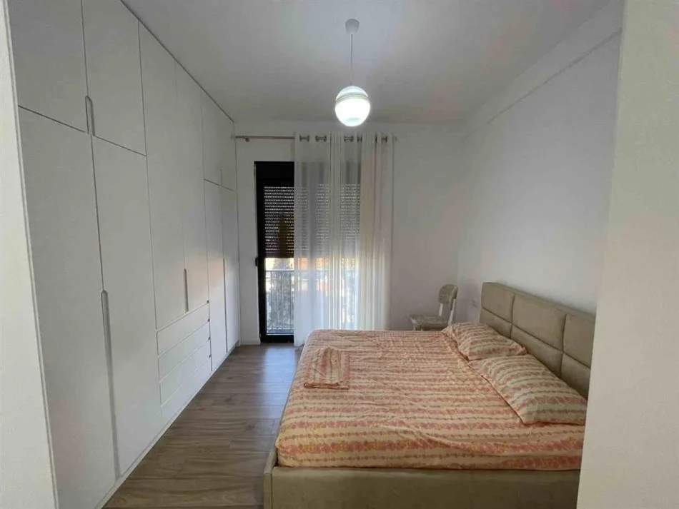 Tirane, affitto appartamento 2+1+Balcone Piano 1, 95 m² 800 € (IN VENDITA)