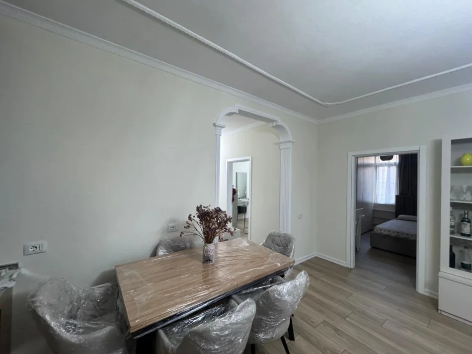 Tirane, Apartment for Rent, 3+1+Balcony, 3rd Floor, 100 m², 1,000 € (Bajram Curri Boulevard)