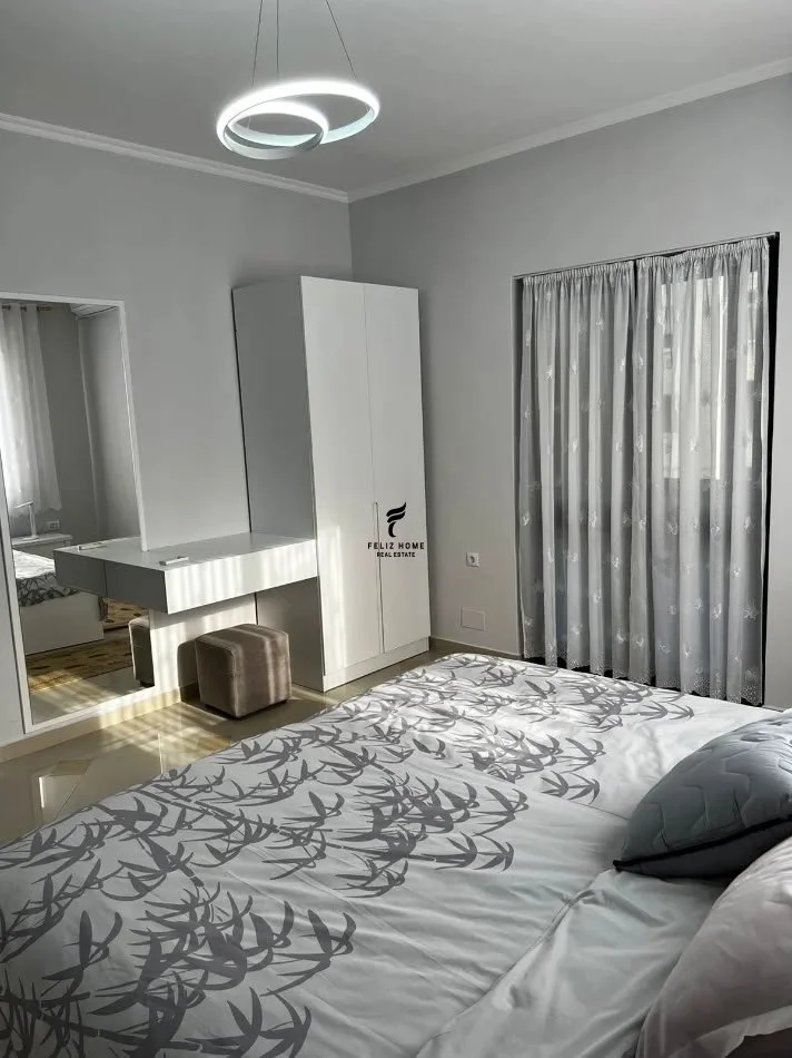 Tirano, affitto appartamento 1+1 al secondo piano, 65 m², 700 € (VIA DELL'ELBASAN)