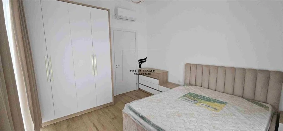 Tirana, appartamento in affitto 1+1 con balcone, piano 8, 69 m², 700 € (PAZARI I RI)