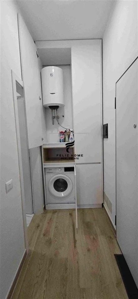 Tirana, appartamento in affitto 1+1 con balcone, piano 8, 69 m², 700 € (PAZARI I RI)
