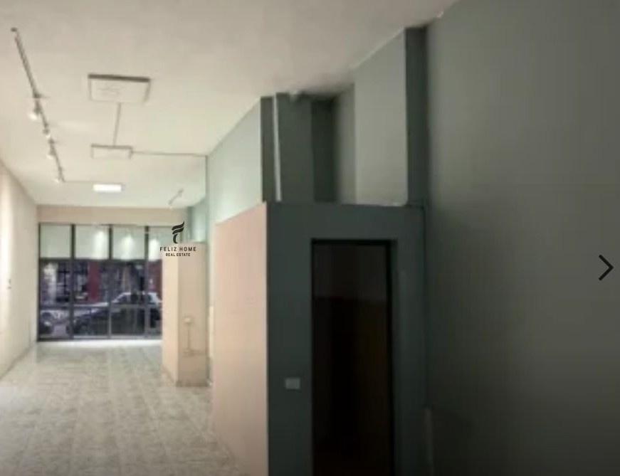 Doppio negozio con vetrina di 82 m², scuola, 80.000 LEKE FH-57783
