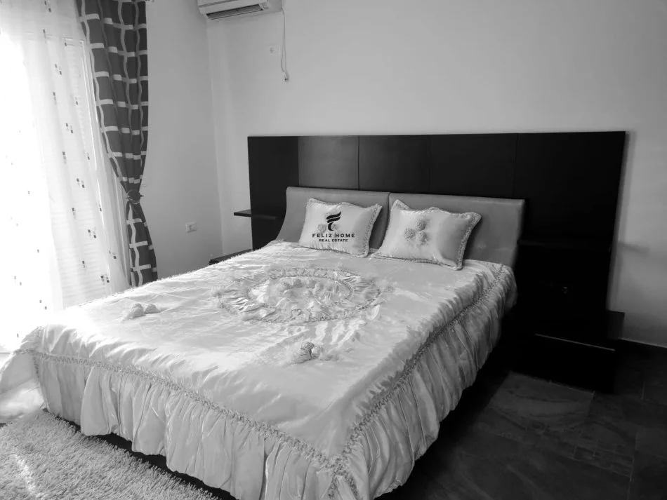 Tirane, affitto appartamento 1+1 al terzo piano, 100 m², 600 € (SAUK)