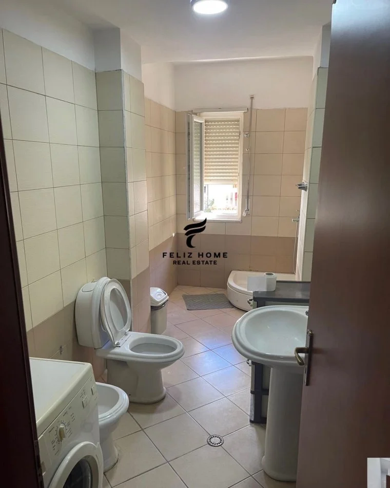 Tirane, affitto appartamento 2+1 Piano 2, 97 m² 500 € (CODRA E DIELLIT)