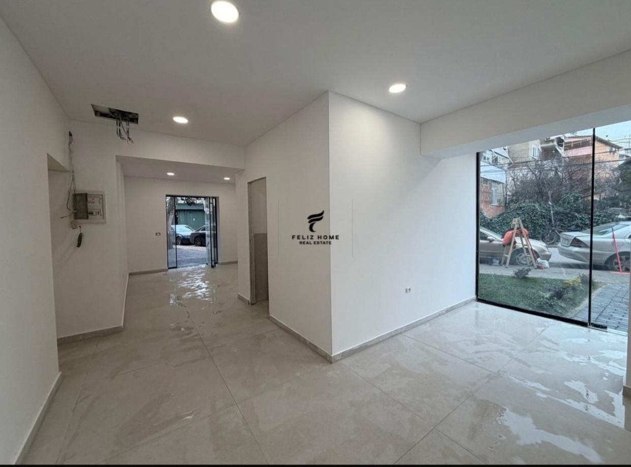 SHITET DYQAN 49 M2 XHAMLLIKU 250.000 EURO