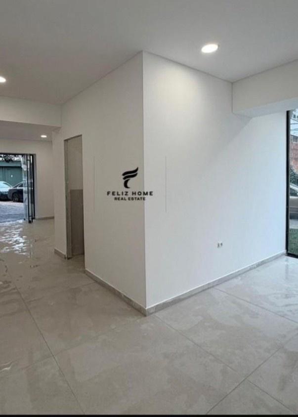 FOR SALE Shop 49 m2 Glass Front 250,000 EUR