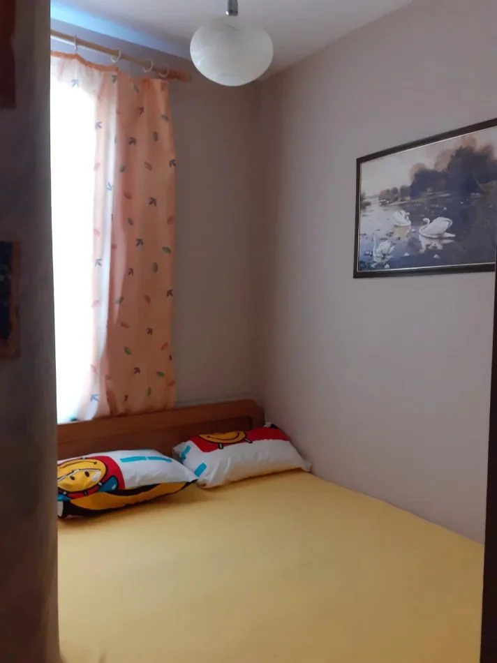 Tirana, 2+1 Apartment for Rent, 5th Floor, 75 m², 600 € (Rruga e Kavajës)