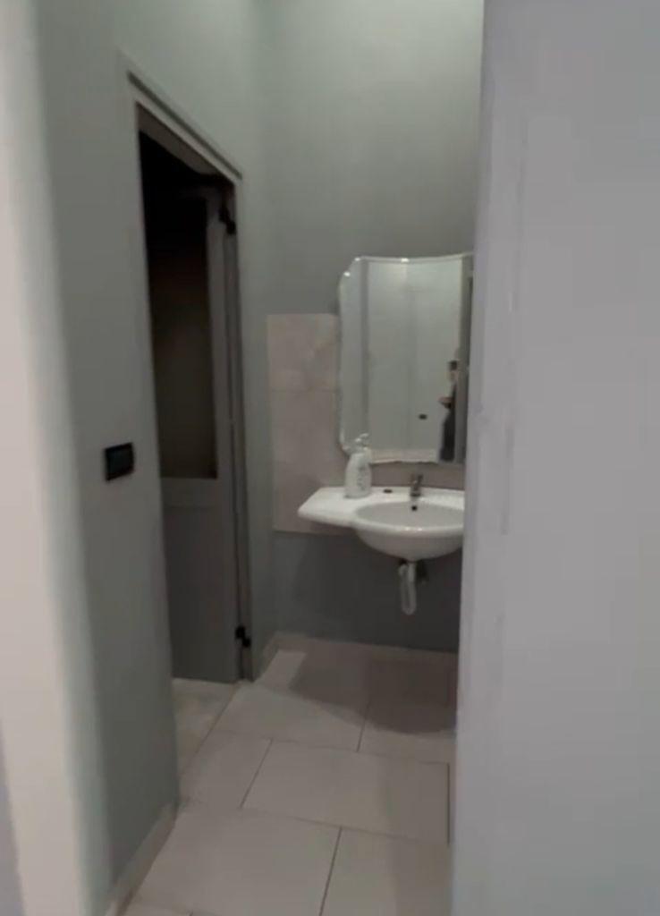 DUE PIANI COMMERCIALI DI 120 M2 VIA DIBRES 50.000 LEKE