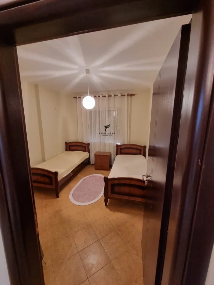 Tirane, affitto mensile appartamento 2+1 Piano 2, 70 m² 600 € (vicino alla stazione del treno)