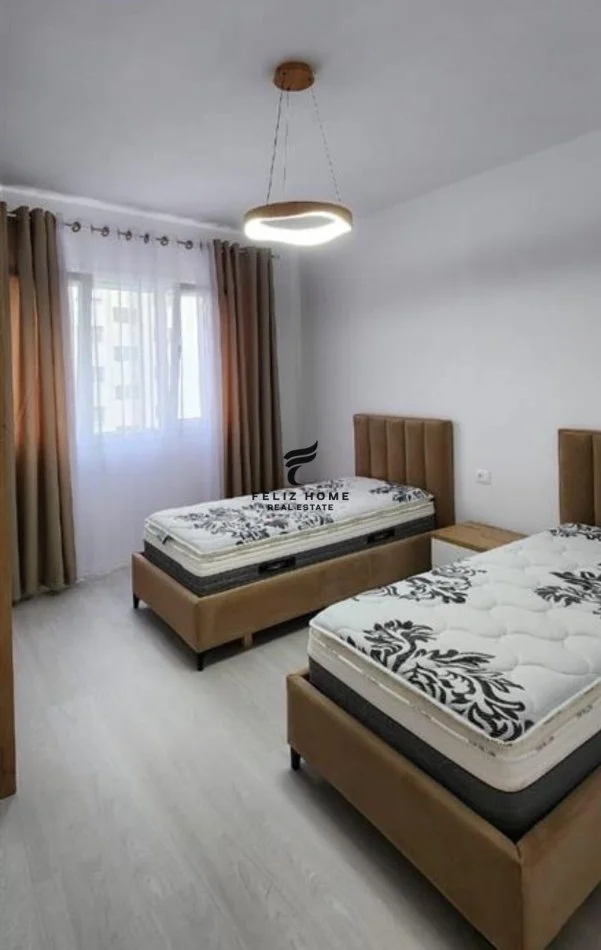 Tirane, affitto appartamento 2+1+Balcone Piano 3, 100 m² 700 € (ASTIR)