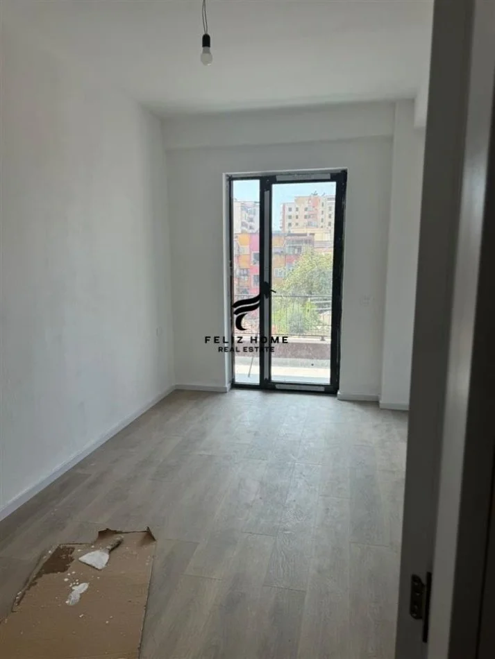 Tirane, affitto appartamento 2+1 Piano 2, 95 m² 700 € (MYSLYM SHYRI)