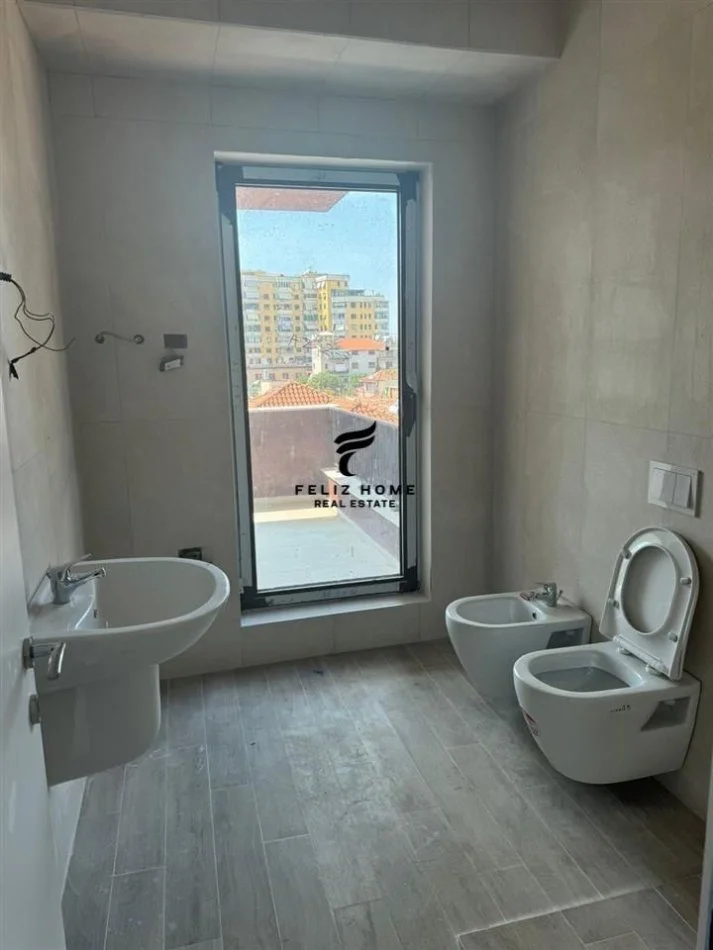 Tirane, affitto appartamento 2+1 Piano 2, 95 m² 700 € (MYSLYM SHYRI)