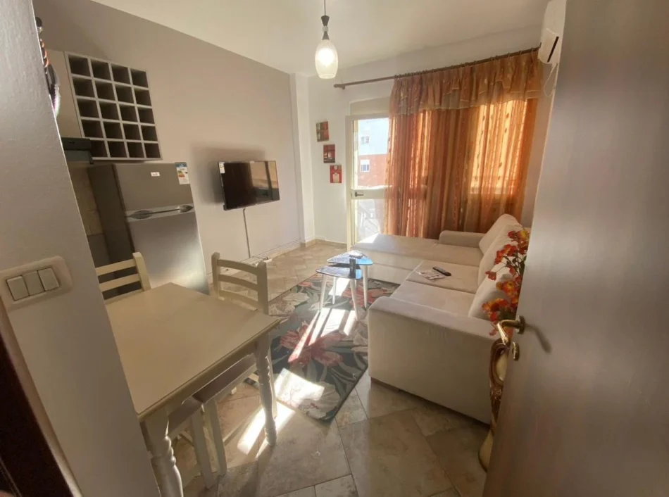 Tirana, affitto di appartamento 1+1 al terzo piano, 65 m², 600 € (Quartiere di Paris)
