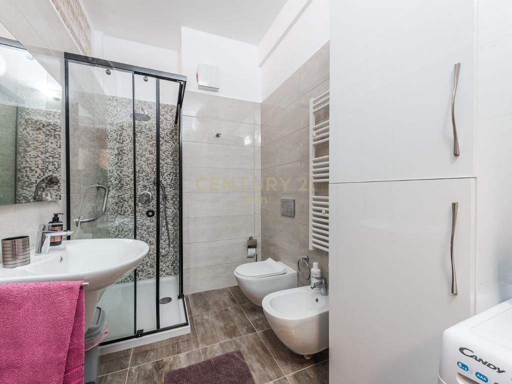 +355682429333 +1 DHE GARAZH TEK BASHKIA DURRES ME PAMJE DETI