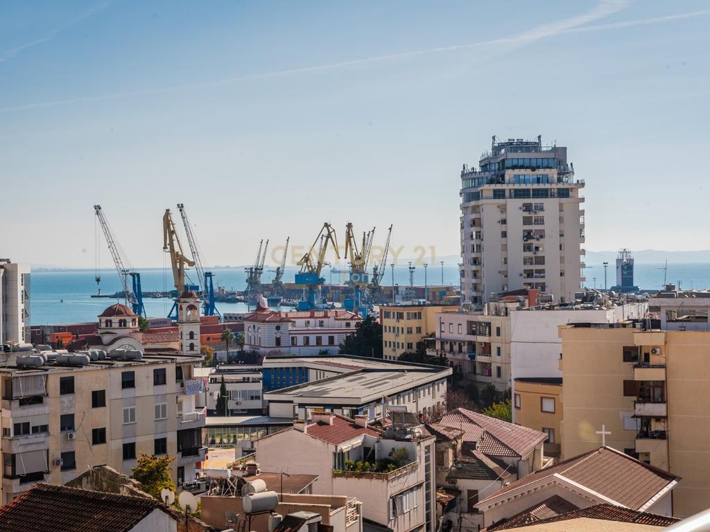 +355682429333 +1 DHE GARAZH TEK BASHKIA DURRES ME PAMJE DETI