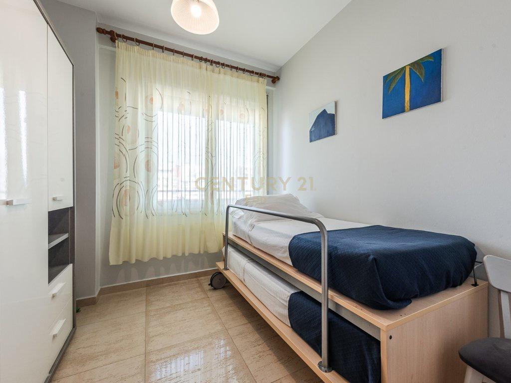 +355682429333 +1 DHE GARAZH TEK BASHKIA DURRES ME PAMJE DETI