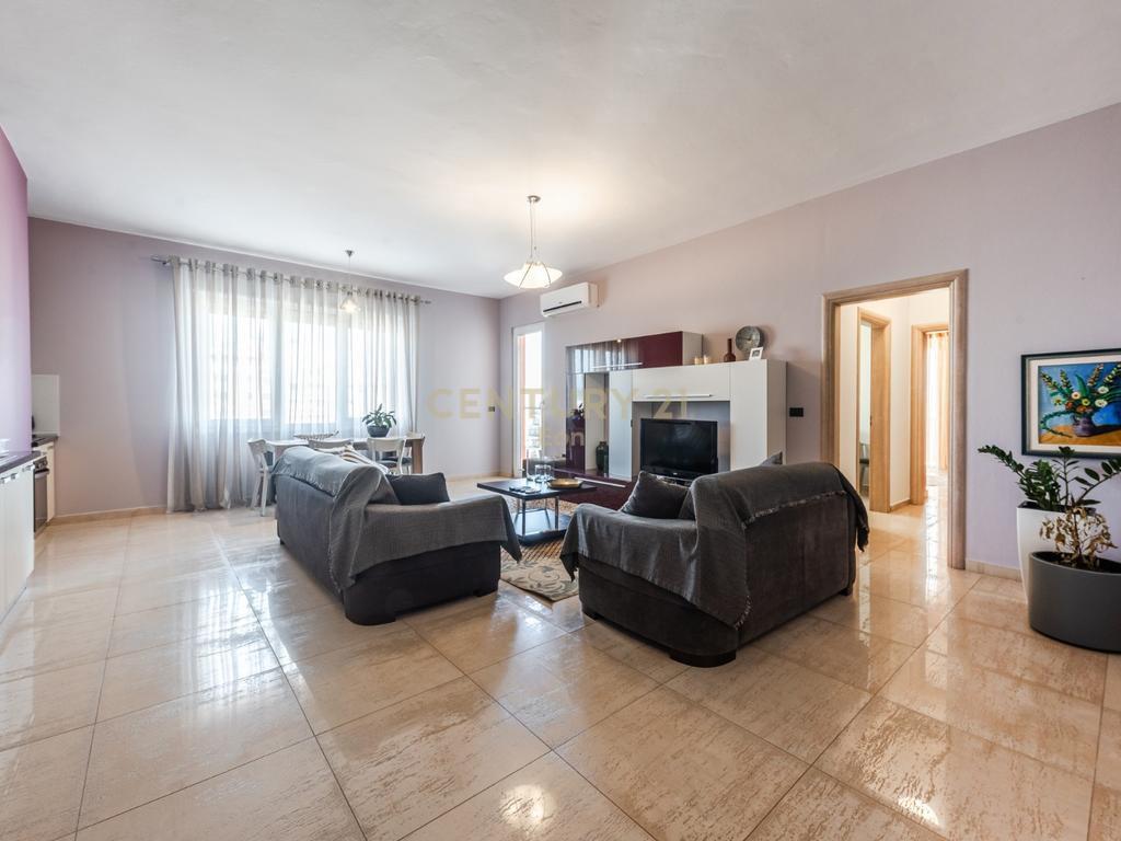 +355682429333 +1 DHE GARAZH TEK BASHKIA DURRES ME PAMJE DETI
