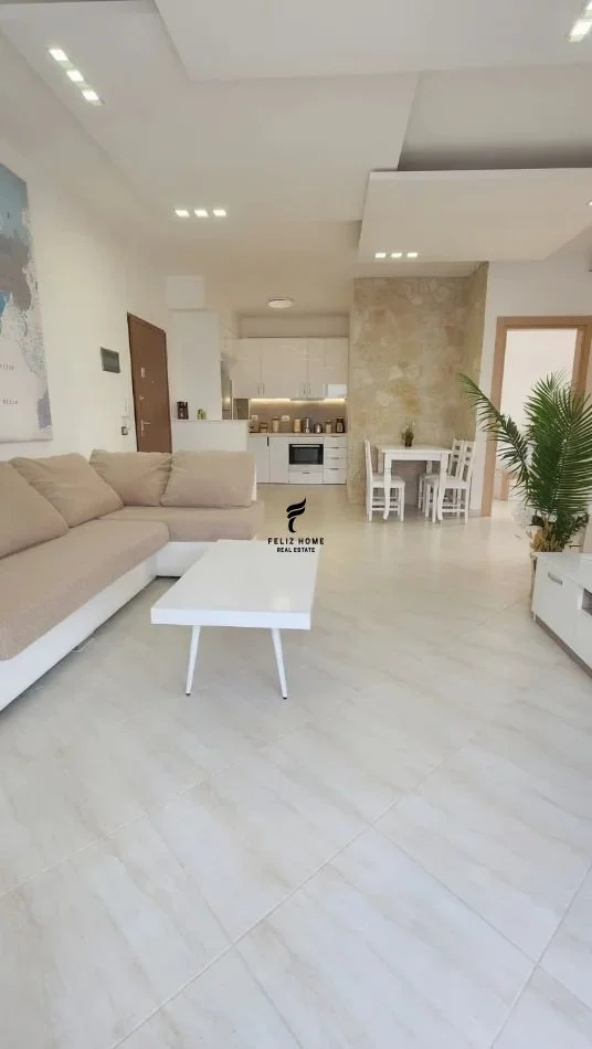 Tirano, affitto appartamento 3+1 al quinto piano, 111 m², 900 € (LIQUIDO DELLA TERRA)