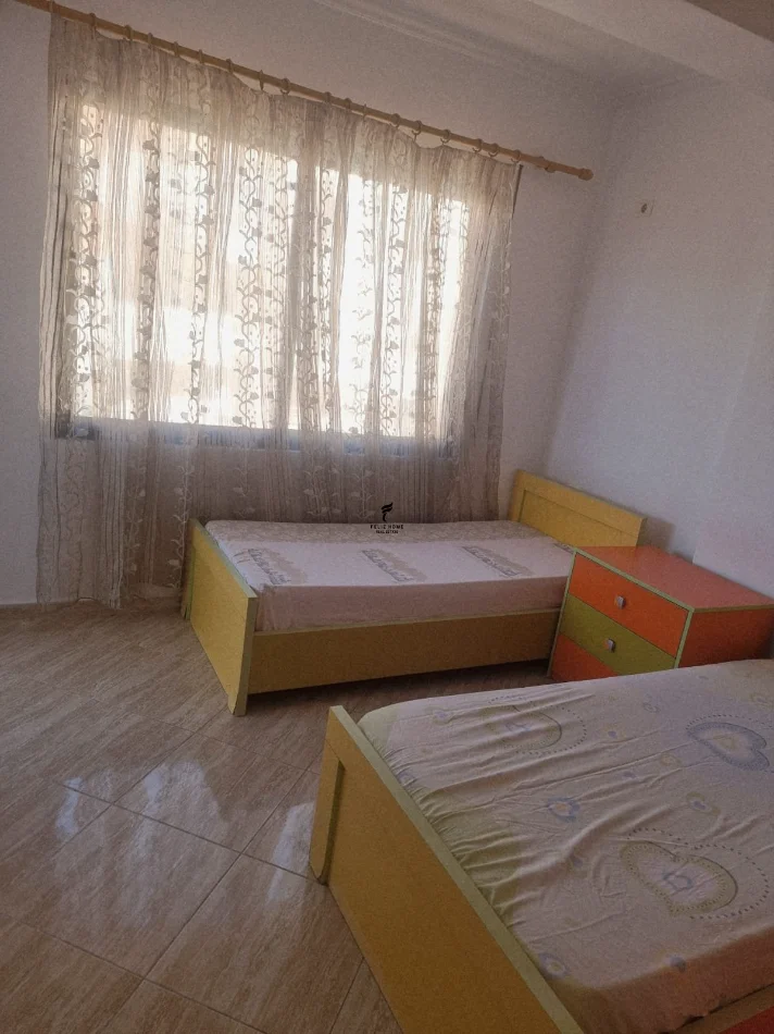 Tirane, affitto appartamento 2+1 Piano 7, 100 m² 500 € (PALAZZO CON ASCENSORE)