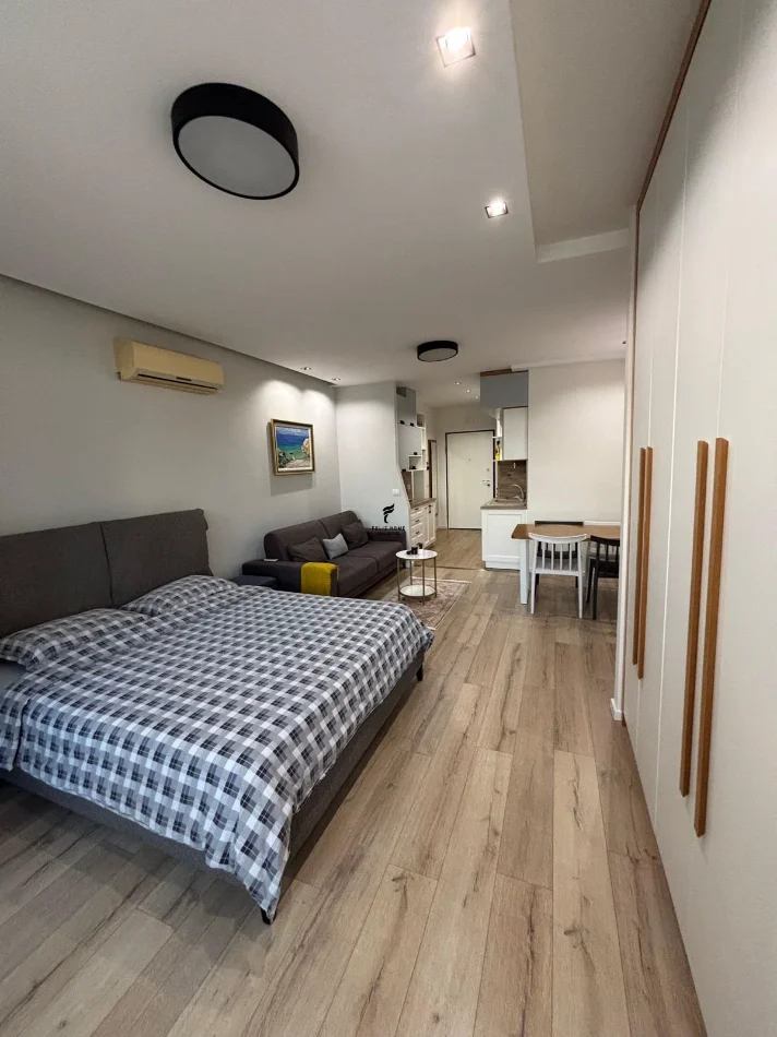Tirano, affitto monolocale al piano 9, 53 m², 450 € (VILAT GJERMANE)