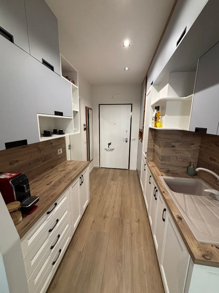 Tirano, affitto monolocale al piano 9, 53 m², 450 € (VILAT GJERMANE)