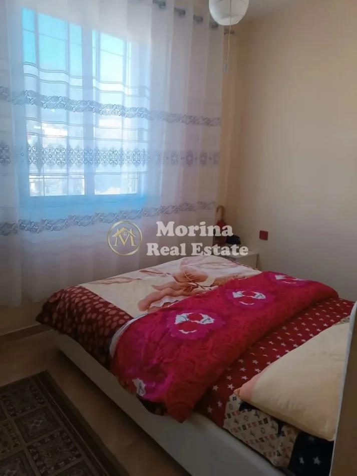 Tirane, vendesi Villa privata a 3 piani, 200 m², 170.000 € (Prezzo ridotto)