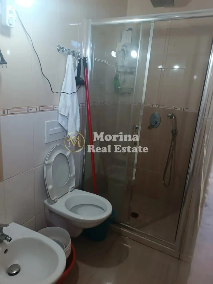 Tirane, vendesi Villa privata a 3 piani, 200 m², 170.000 € (Prezzo ridotto)