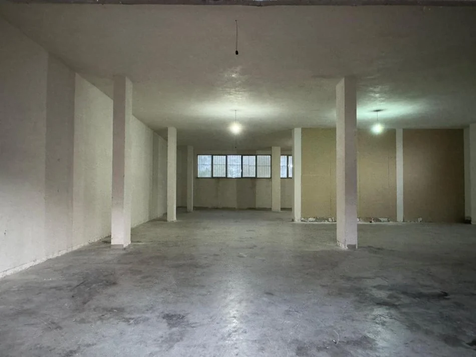 Tirane, vendita magazzino al piano terra, 375 m², 290.000 € (KASHAR)