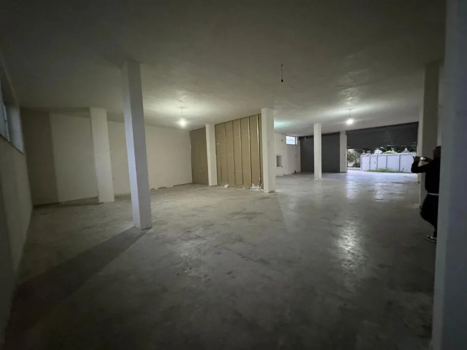Tirane, shitet magazine Kati 0, 375 m² 290.000 € (KASHAR)