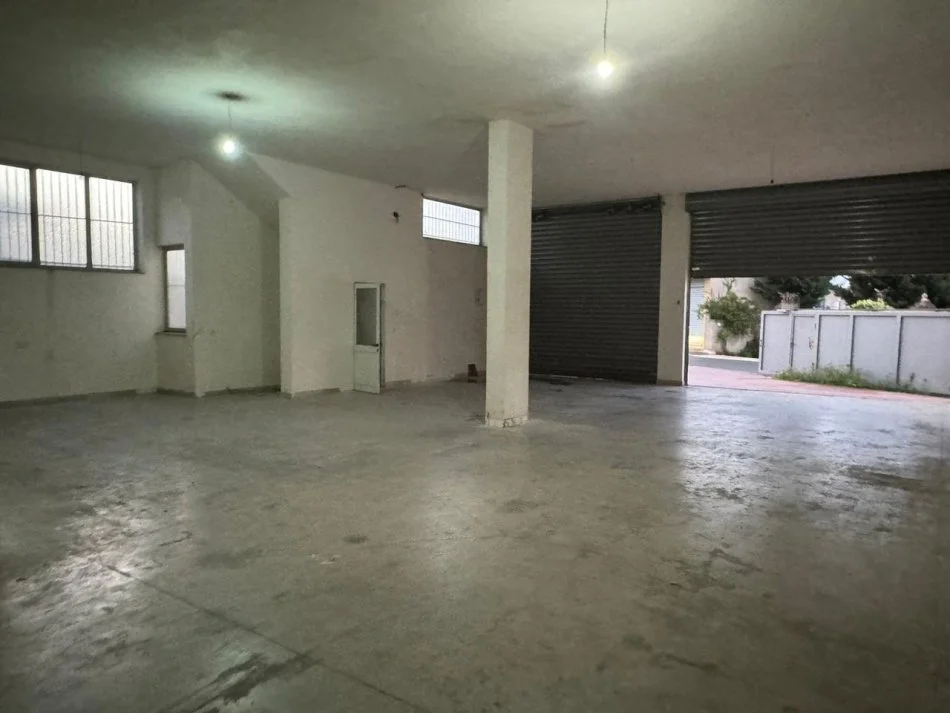 Tirane, vendita magazzino al piano terra, 375 m², 290.000 € (KASHAR)