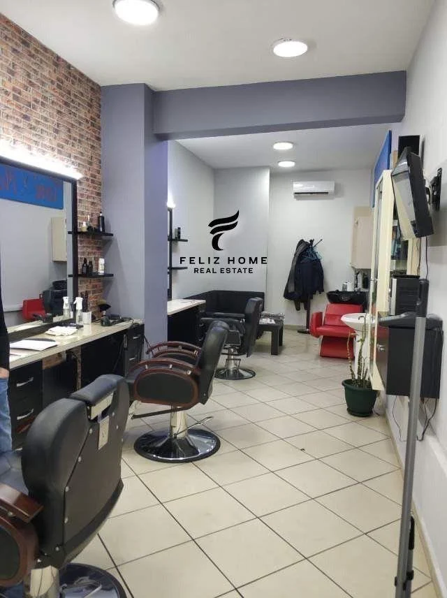 Tirane, shitet dyqan Kati 0, 40 m² 200.000 € (PRANE LSI)