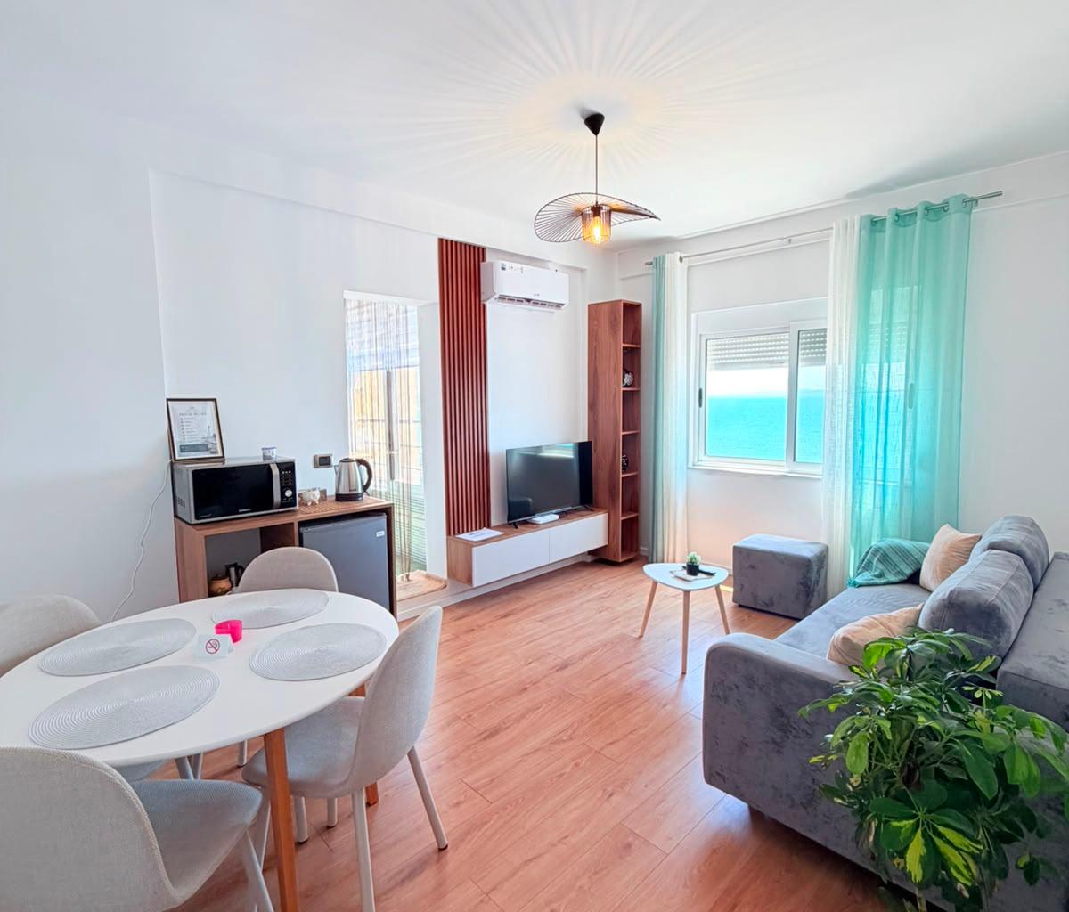 JEPET ME QERA APARTAMENT 1+1 PRANE RESTORANT 4 STINET VOLLGA