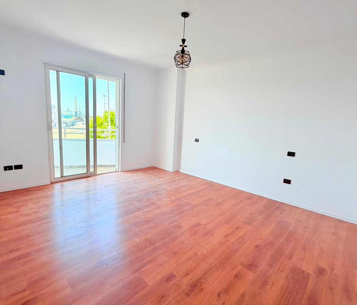 SHITET APARTAMENT 3+1+2 RRUGA E RE E PORTIT, DURRES