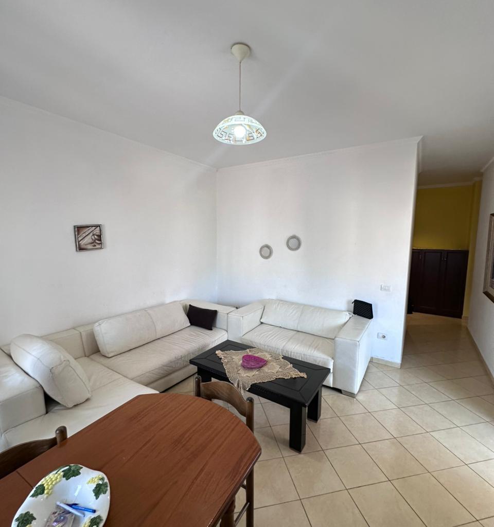 JEPET ME QERA APARTAMENT 2+1 PRANE GJYKATES, DURRES