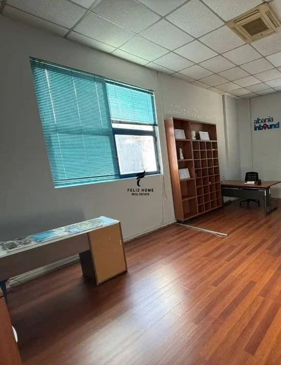 Tirane, affitto ufficio Kati 3, 51 m² 600 € (SHESHI WILLSON)