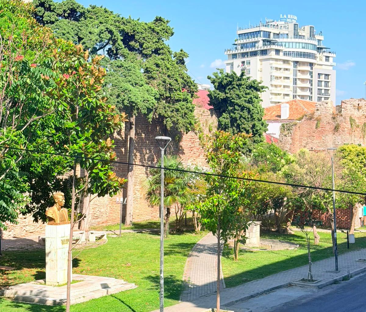 FOR RENT APARTMENT 3+1 NEAR ALBANIAN COLLEGE, DURRES