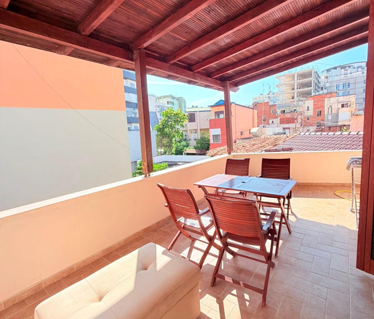 JEPET ME QERA APARTAMENT 3+1 PRANE ALBANIAN COLLEGE, DURRES