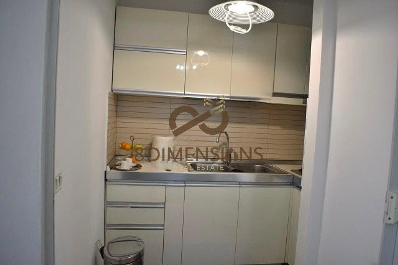 Shitet Apartament 3+1+2 ne Rruge te Kavajes, prane Condor