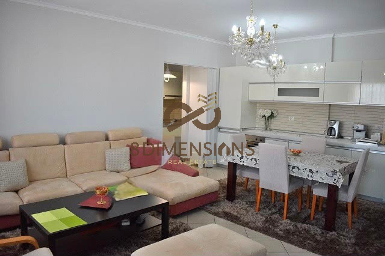 Shitet Apartament 3+1+2 ne Rruge te Kavajes, prane Condor