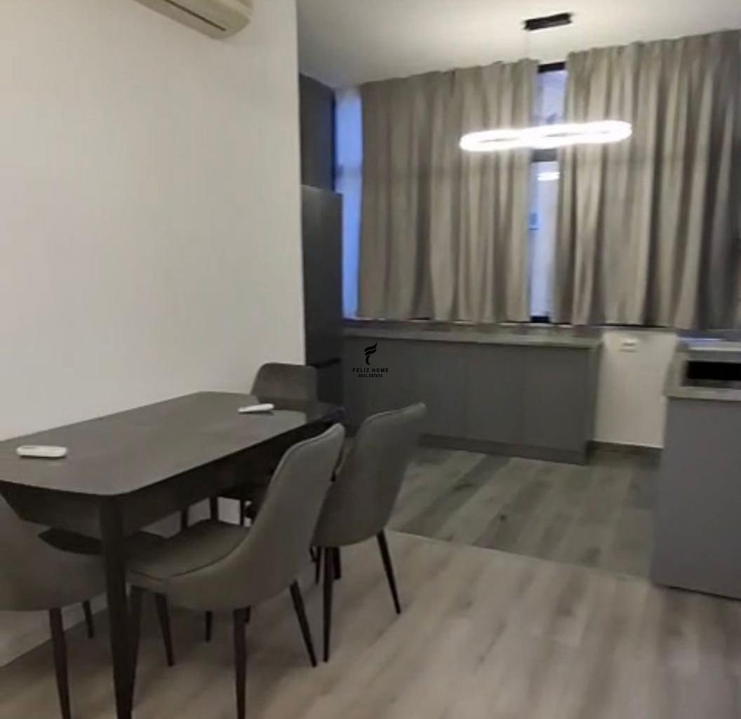 APARTAMENT ME QERA 1+1 BULEVARDI ZOGU I PARE 60.000 LEKE FH-