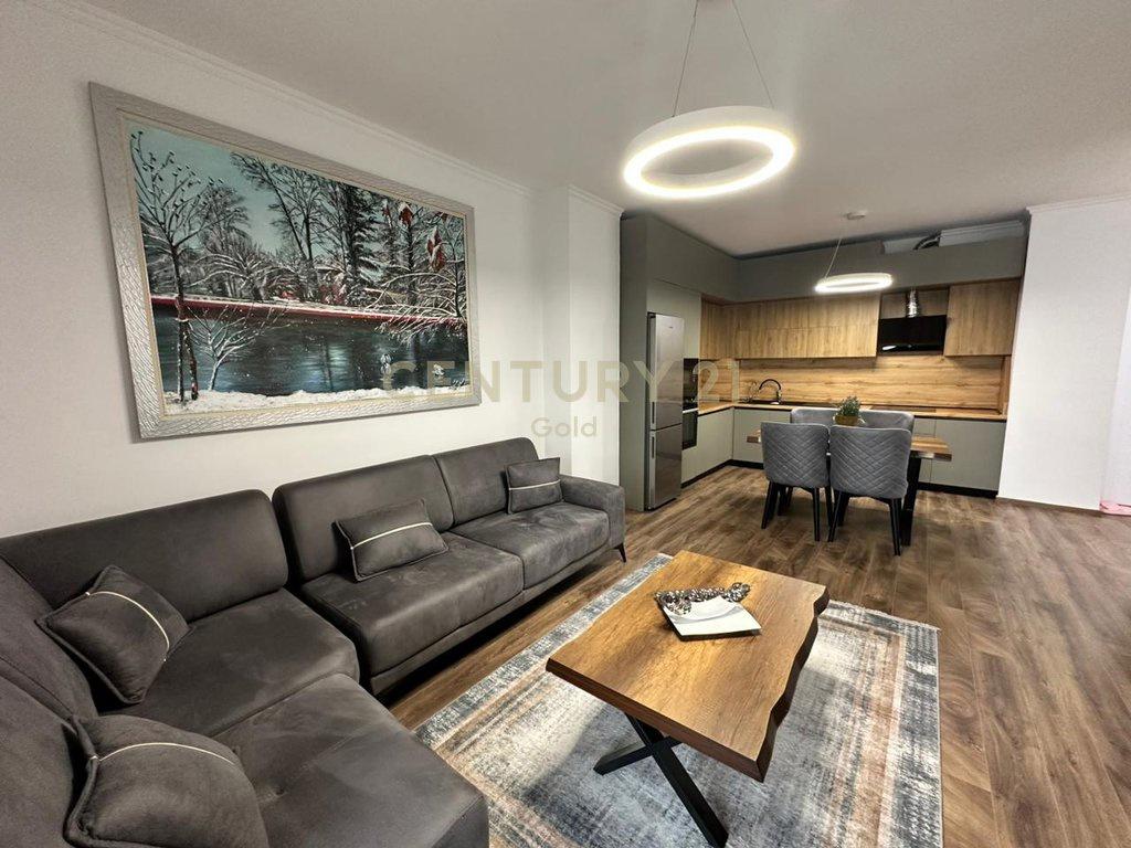 JEPET ME QIRA APARTAMENT MODERN 2+1+2 + POST PARKIMI TEK PAZ