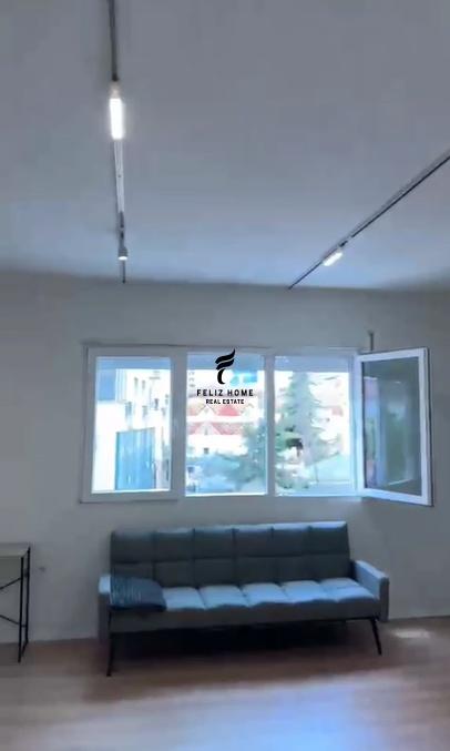 Zyra con locale di 135 m² in zona commerciale - Prezzo 150.000 LEKE