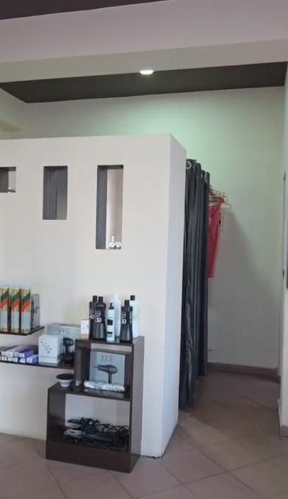 SHOP WITH 50 M2 FLOOR ON ELBASAN STREET 60,000 LEK FH-58602