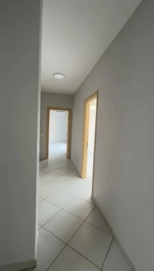 Tirana, vendesi appartamento 1+1 al piano 4, 178.000 € (Via Sali Butka)